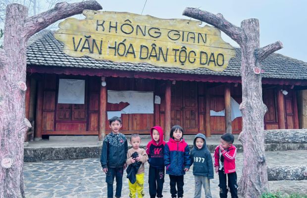 Si Thau Chai Village